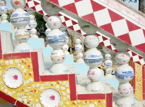 Trang trí chén kiểu